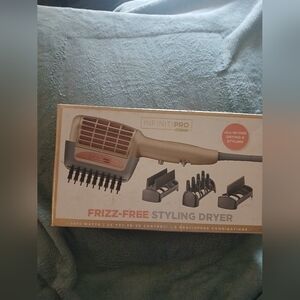Infiniti Pro Frizz-Free Styling Dryer